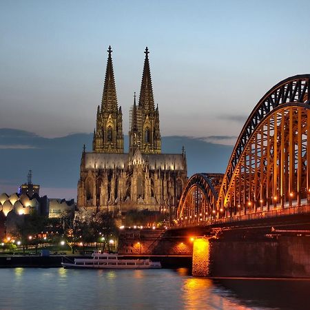 Hotel Moji Koeln Sieversstrasse Kültér fotó
